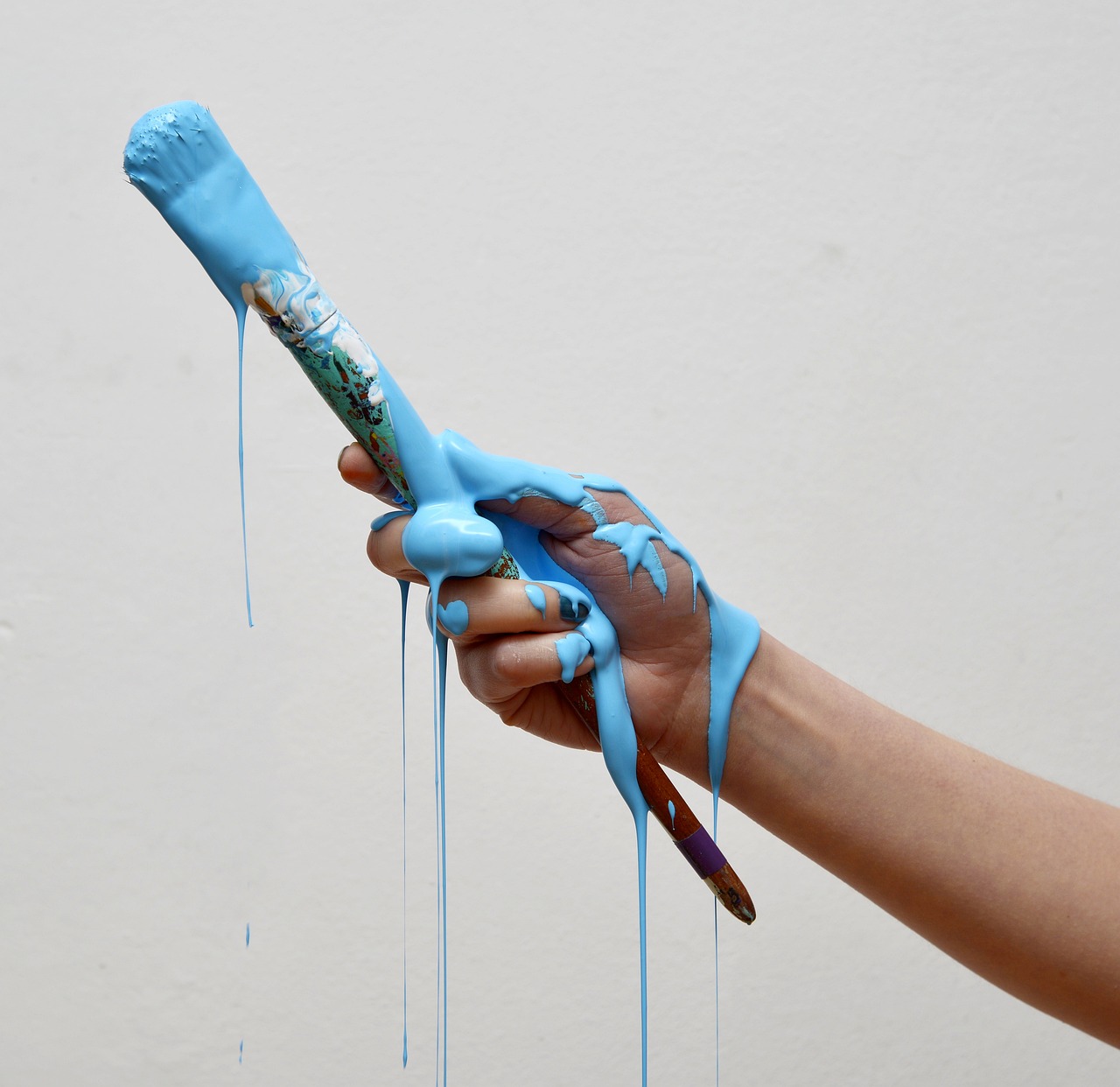 Jak malovat strop: 5 snadných kroků pro malování stropu